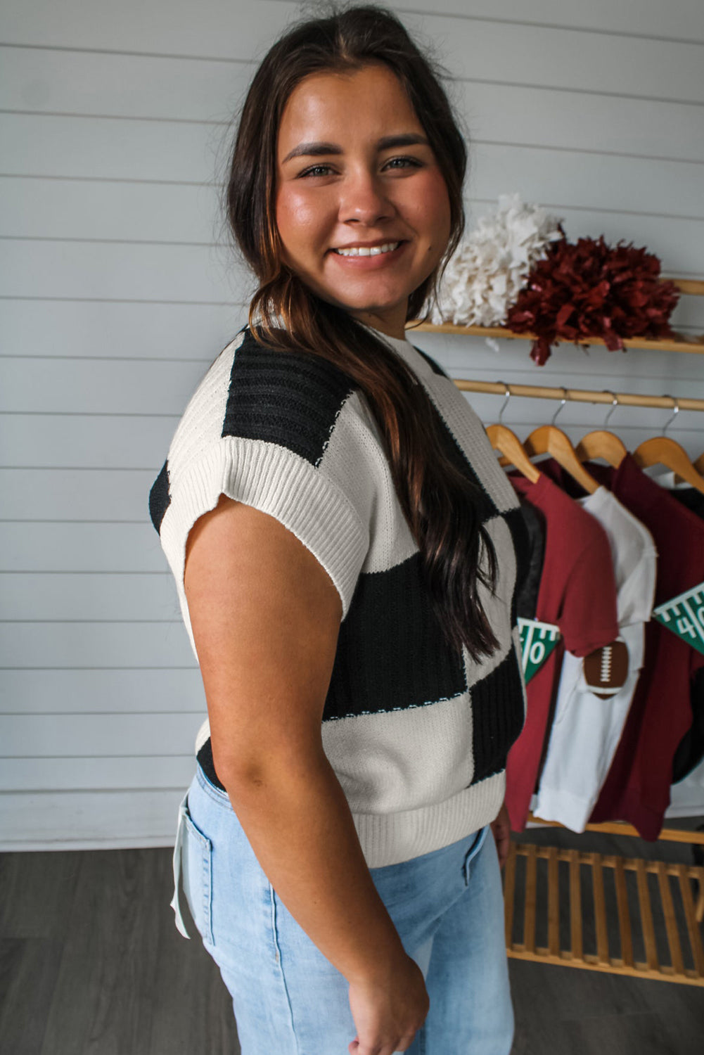 Black Checkered Color Block Crew Neck Short Sleeve Sweater - Modern Style