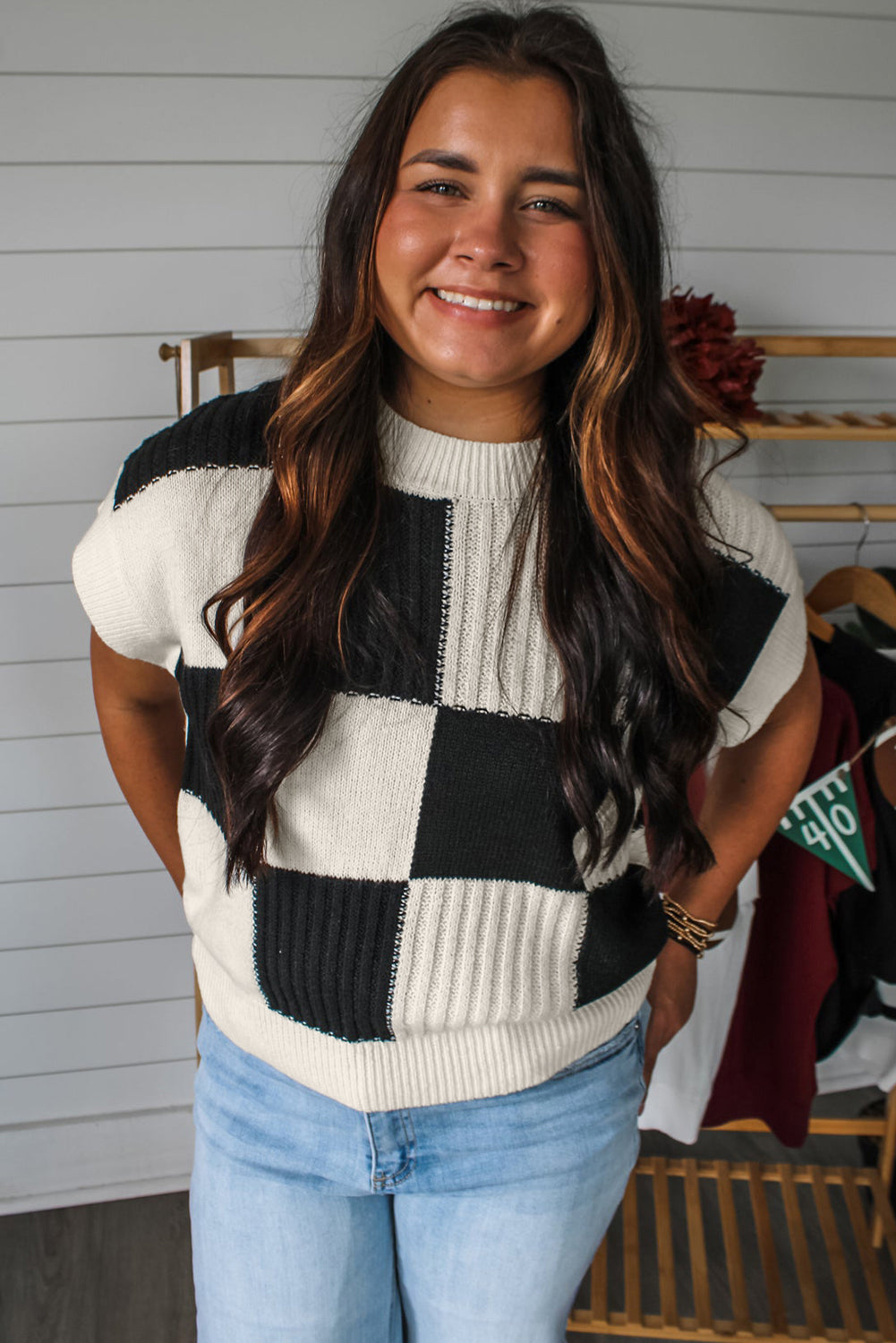 Black Checkered Color Block Crew Neck Short Sleeve Sweater - Modern Style